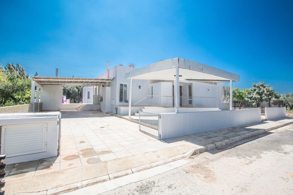 Айя-Напа: Celebrity Villa Jamie Laing