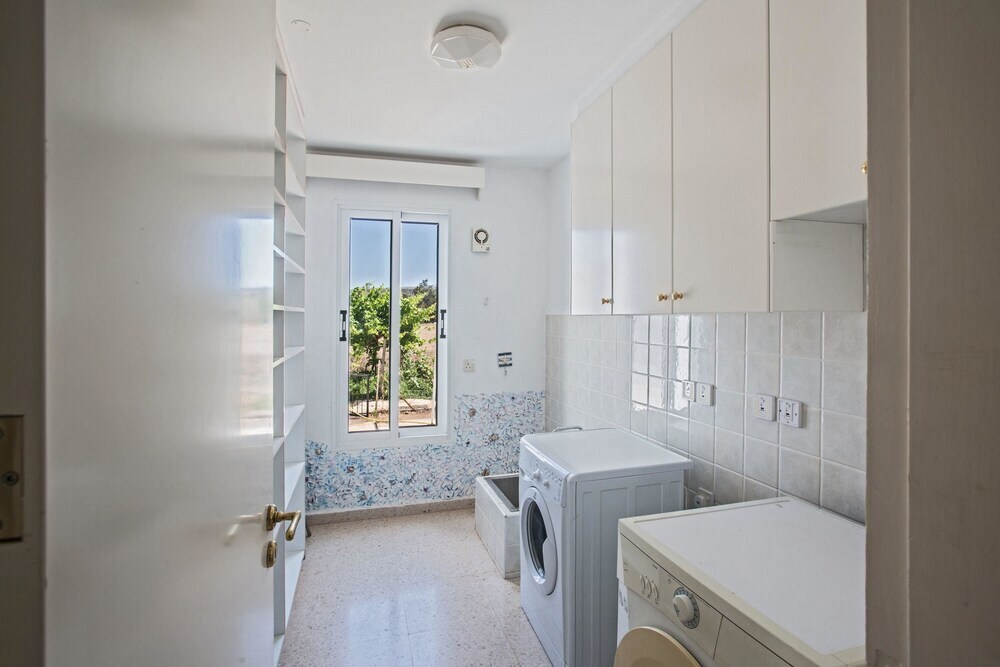 Айя-Напа: Celebrity Villa Jamie Laing