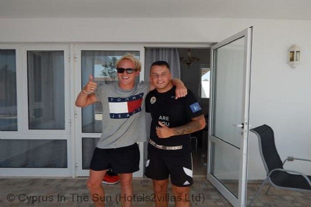 Айя-Напа: Celebrity Villa Jamie Laing