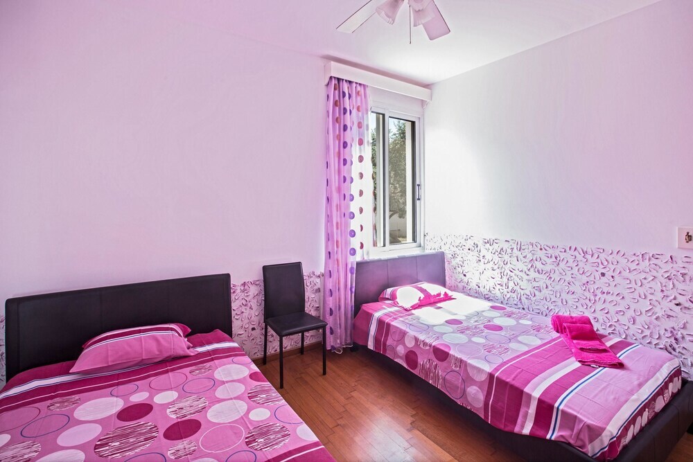 Айя-Напа: Celebrity Villa Jamie Laing