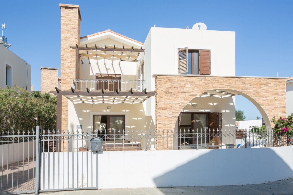Айя-Напа: Cyprus Villa Ionion 28 Gold