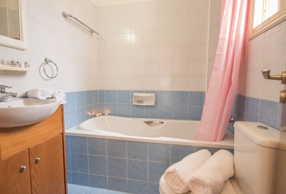 Паралимни: Kapparis Two Bedroom House No 8