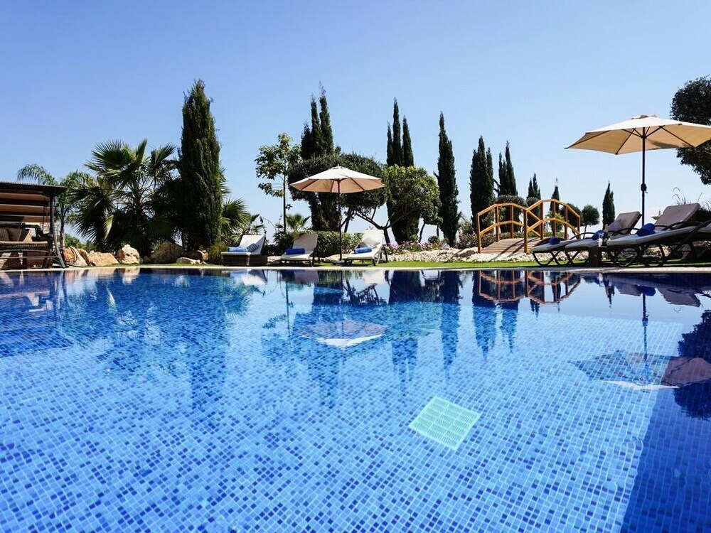 Айя-Напа: SeaFront Oceanus H3 by Ezoria Holiday Rentals