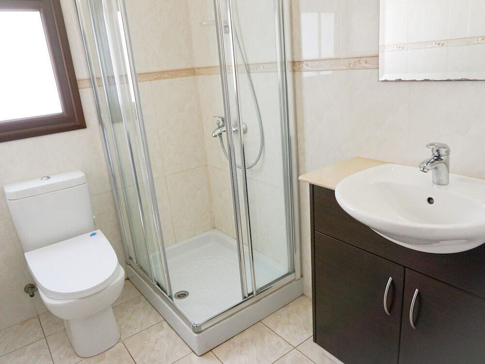 Айя-Напа: SeaFront Oceanus H3 by Ezoria Holiday Rentals