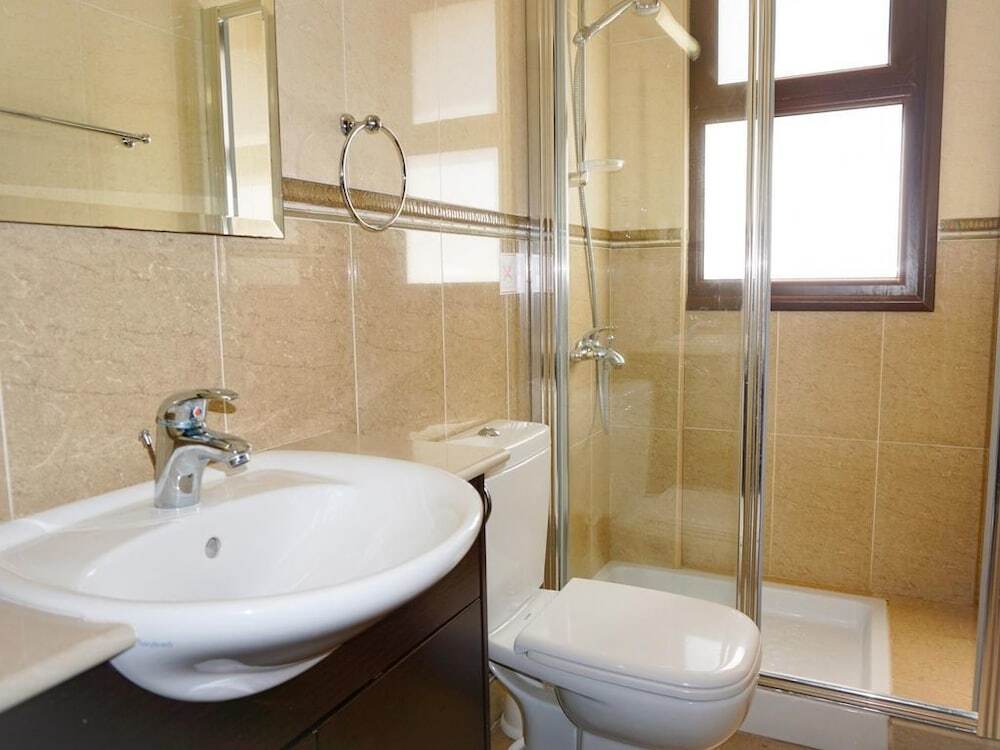 Айя-Напа: SeaFront Oceanus H3 by Ezoria Holiday Rentals