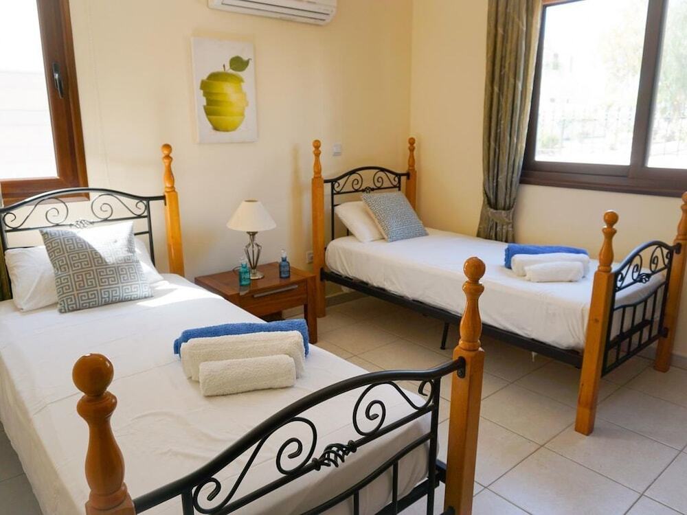 SeaFront Oceanus H3 by Ezoria Holiday Rentals — фото 4