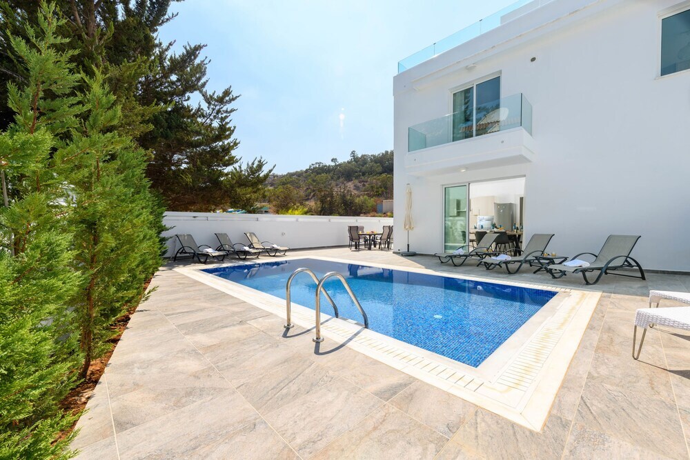 Протарас: Green Bay Villa No13