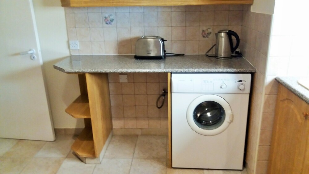 Ларнака: 240 Depa Court