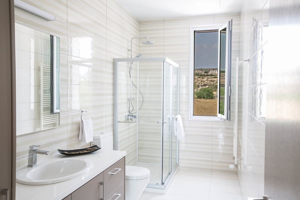 Айя-Напа: Ruidoso Seafront Luxury #2
