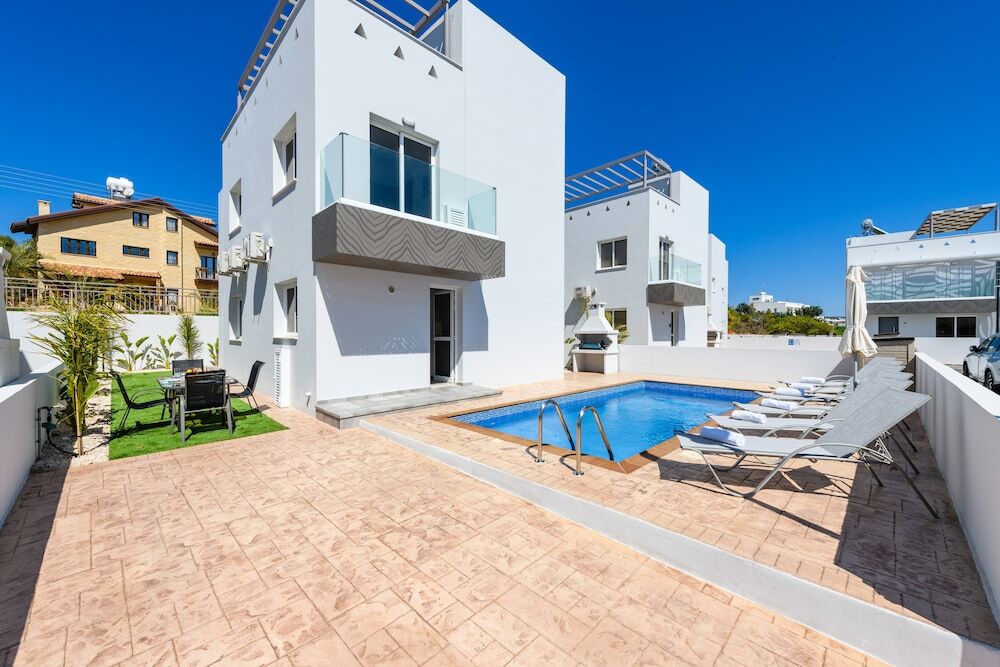 Айя-Напа: Nissini Villa #8