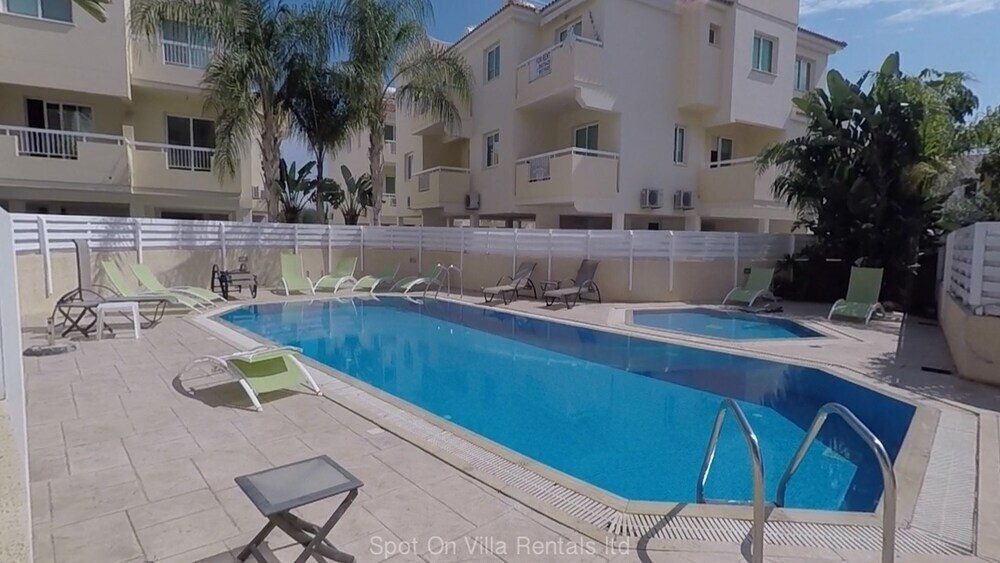 Паралимни: Andros Villa