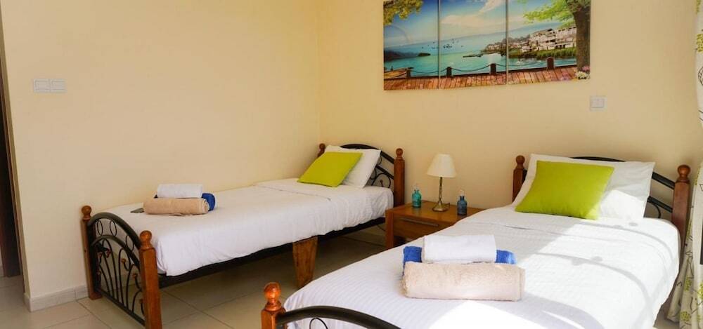 Айя-Напа: Sea Front Oceanus H2