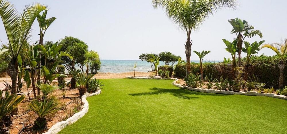 Айя-Напа: Sea Front Oceanus H2