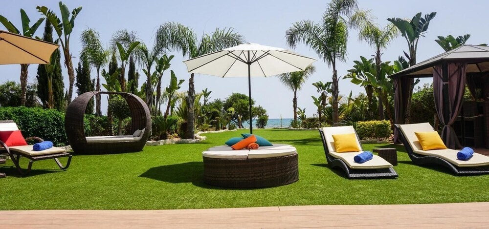 Айя-Напа: Sea Front Oceanus H2