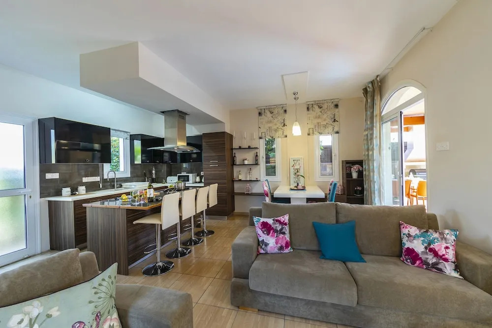 Паралимни: Protaras Villa Rocco