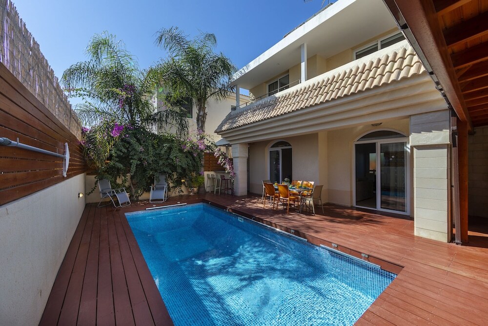 Паралимни: Protaras Villa Rocco