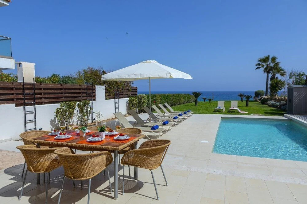 Паралимни: Protaras Beachfront Villa Pietra