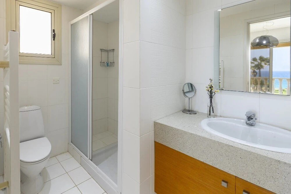 Паралимни: Protaras Beachfront Villa Pietra