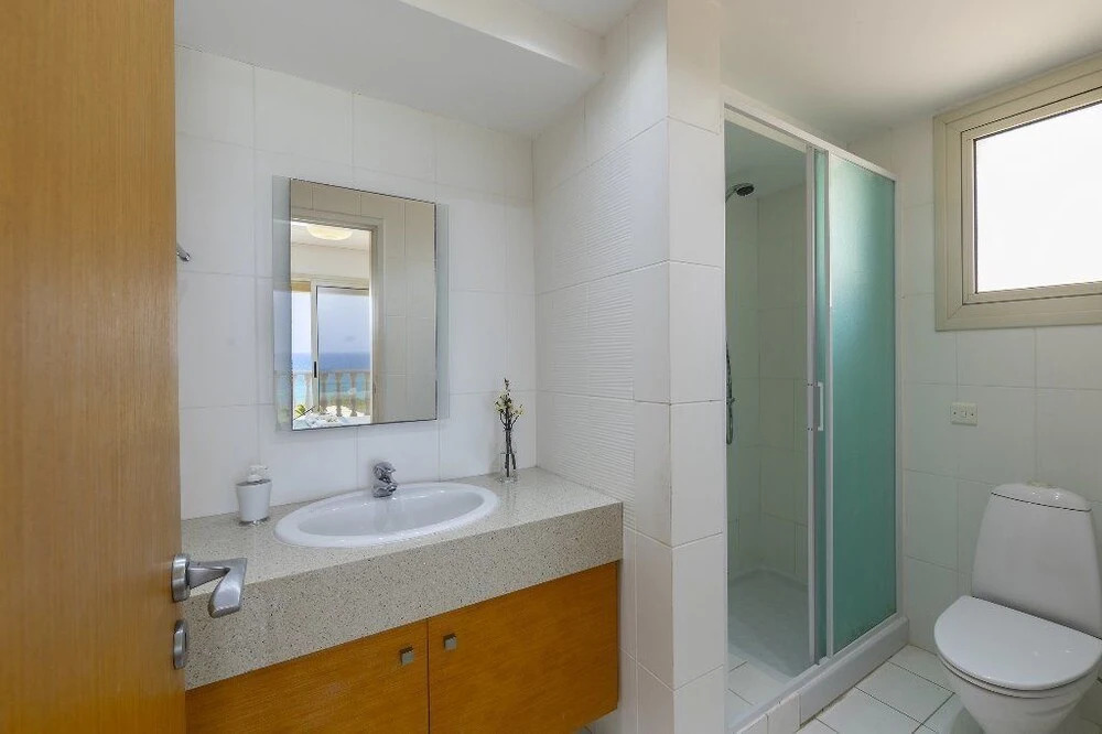 Паралимни: Protaras Beachfront Villa Pietra