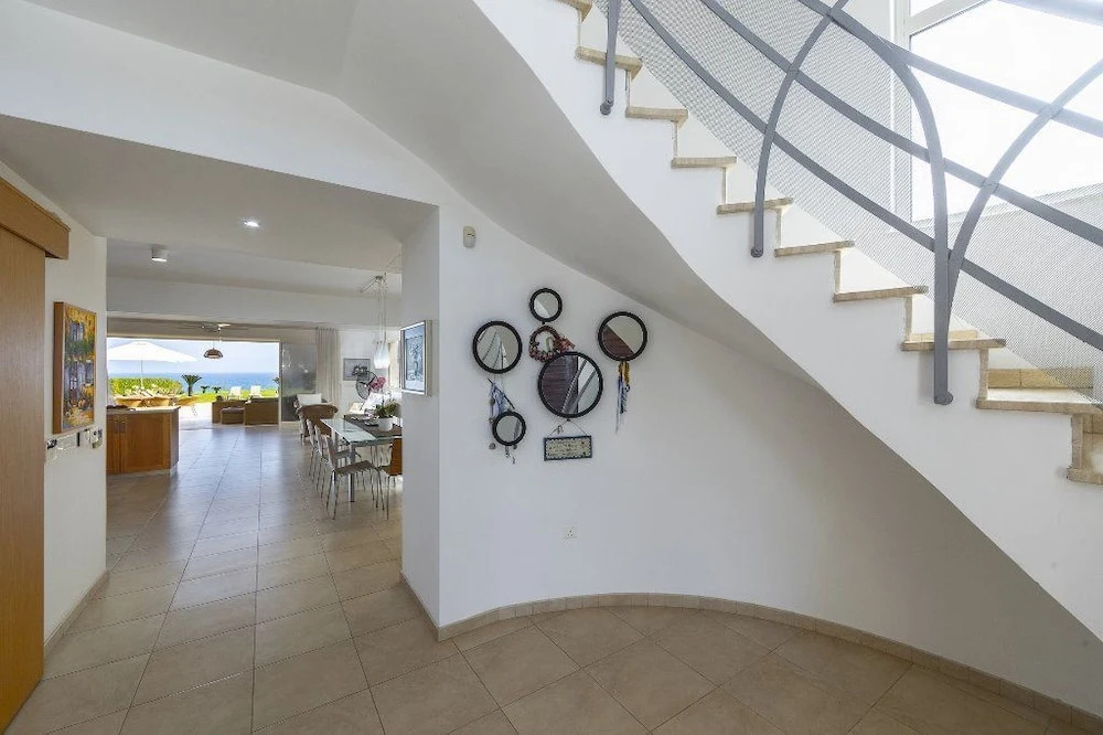 Паралимни: Protaras Beachfront Villa Pietra