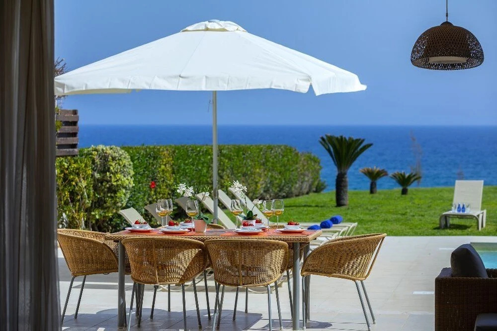 Паралимни: Protaras Beachfront Villa Pietra