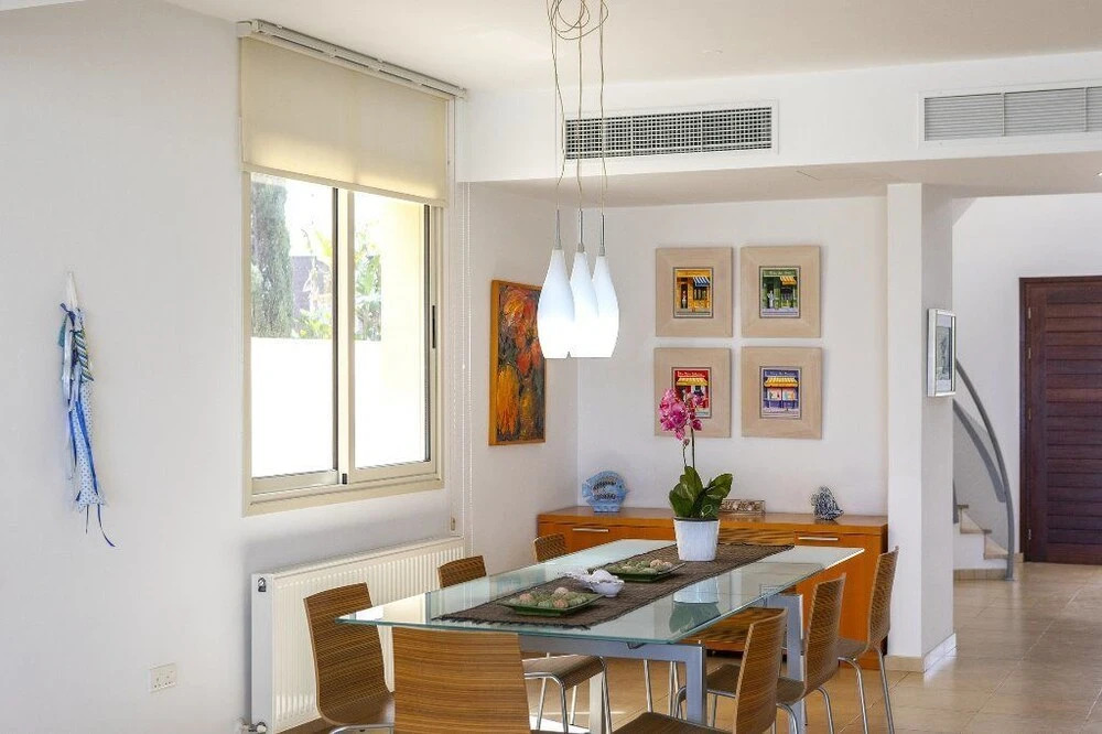 Паралимни: Protaras Beachfront Villa Pietra