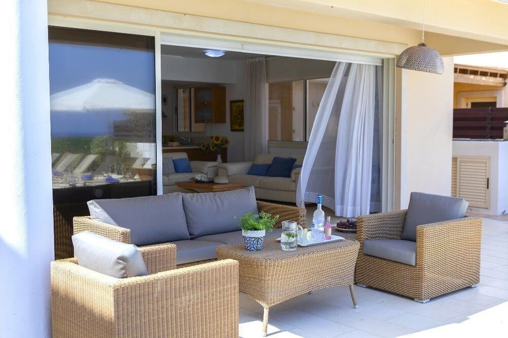 Паралимни: Protaras Beachfront Villa Pietra