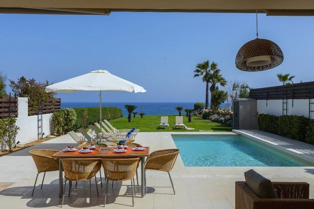 Паралимни: Protaras Beachfront Villa Pietra