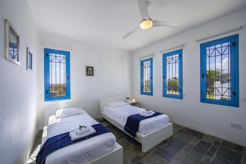 Паралимни: Protaras Ayia Marina Sea Views
