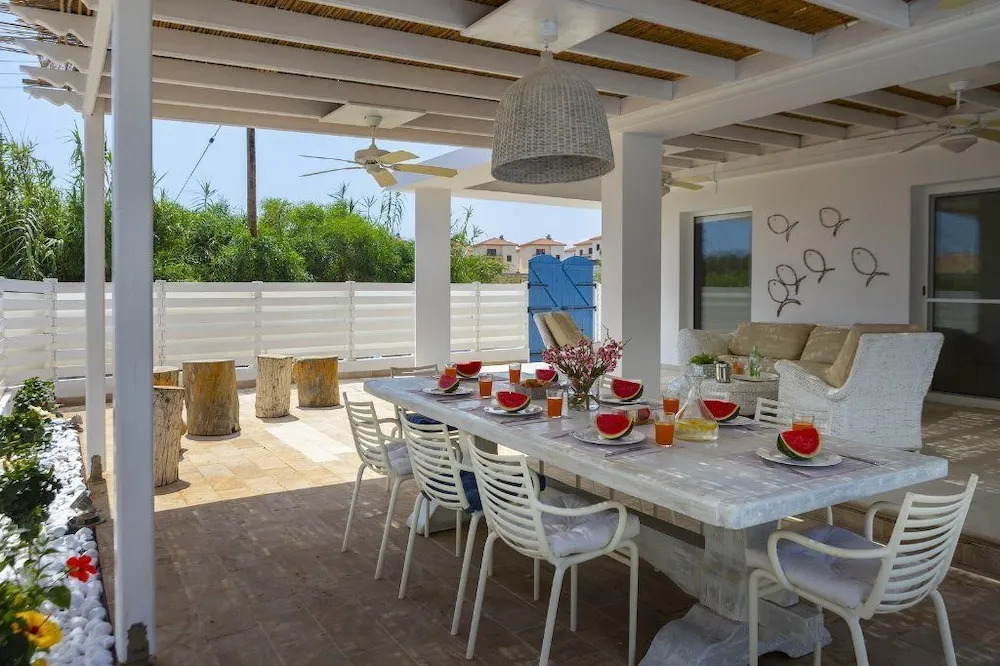 Паралимни: Protaras Villa Serifos By The Sea