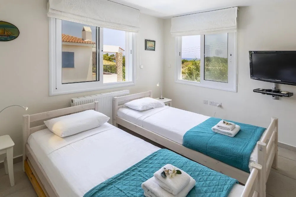 Паралимни: Protaras Villa Serifos By The Sea