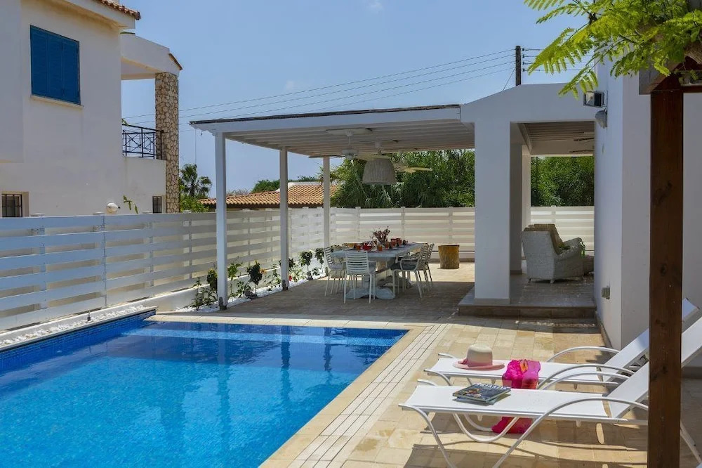 Паралимни: Protaras Villa Serifos By The Sea