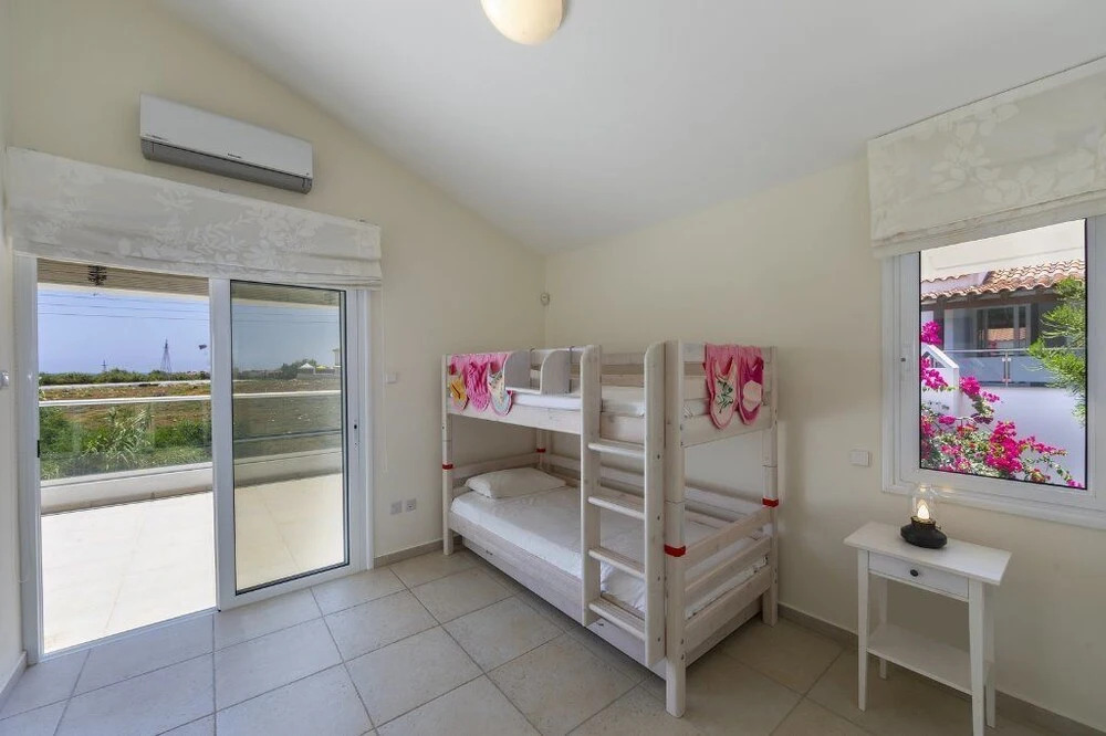 Паралимни: Protaras Villa Serifos By The Sea