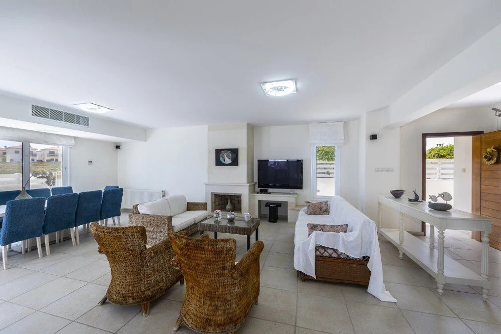 Паралимни: Protaras Villa Serifos By The Sea