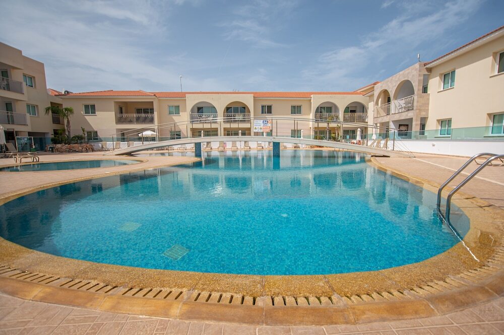 Паралимни: Great Kings Resort No 12 Block 5