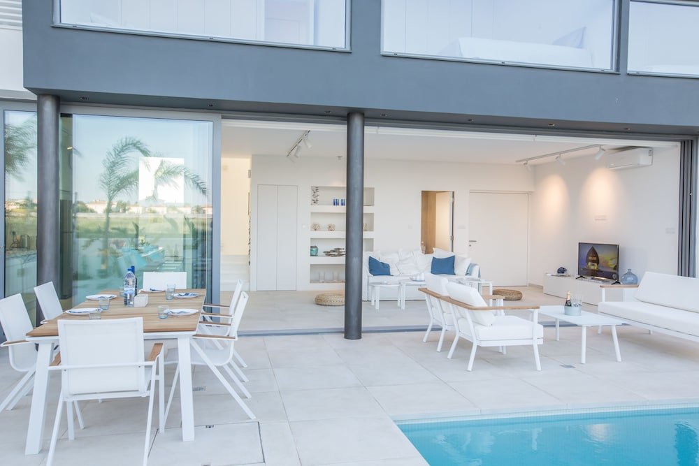 Паралимни: White Pearl Villa 7