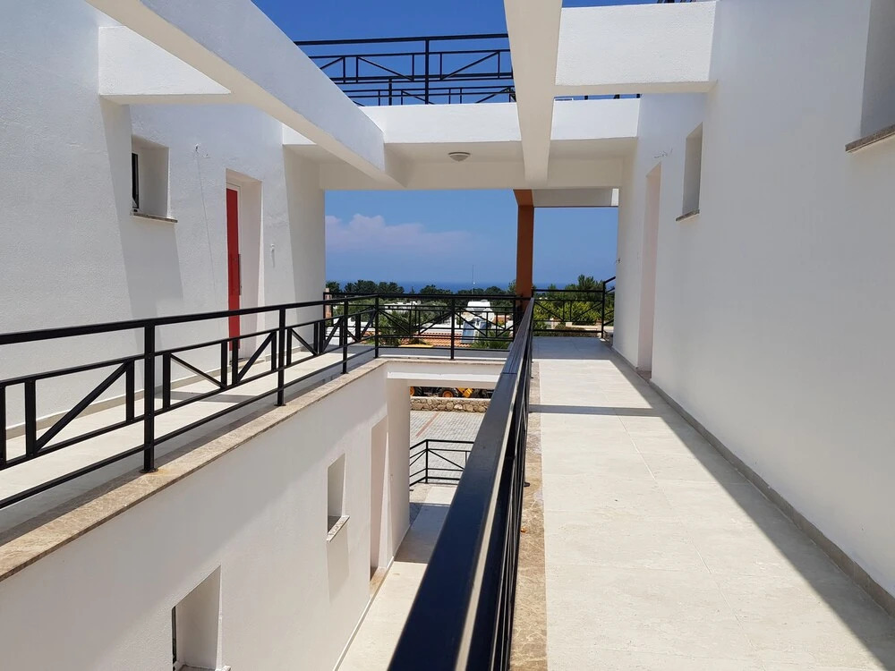 Кирения: Lotus Apartments