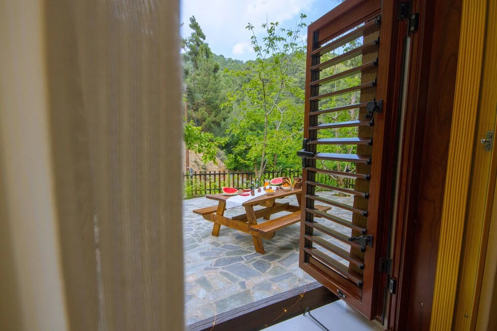 Платрес: Persephone Cottage - Enhance Your Senses