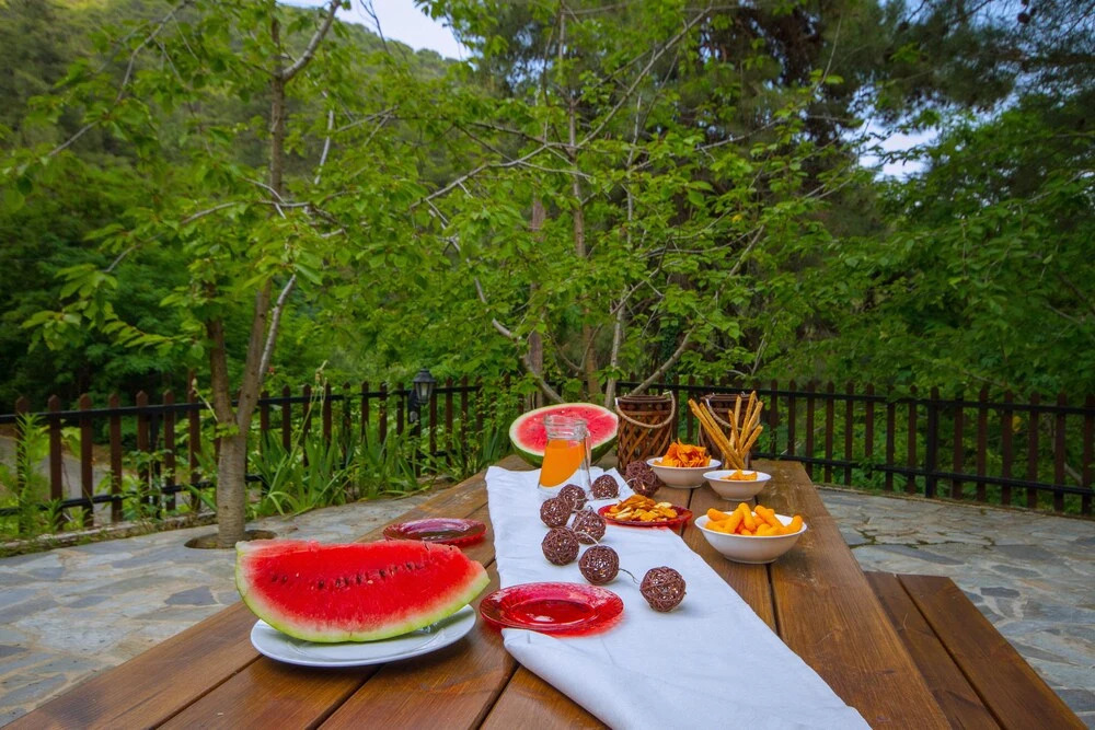 Платрес: Persephone Cottage - Enhance Your Senses