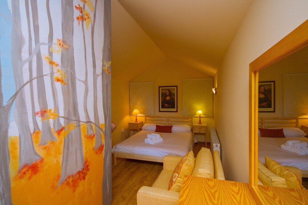 Платрес: Persephone Cottage - Enhance Your Senses