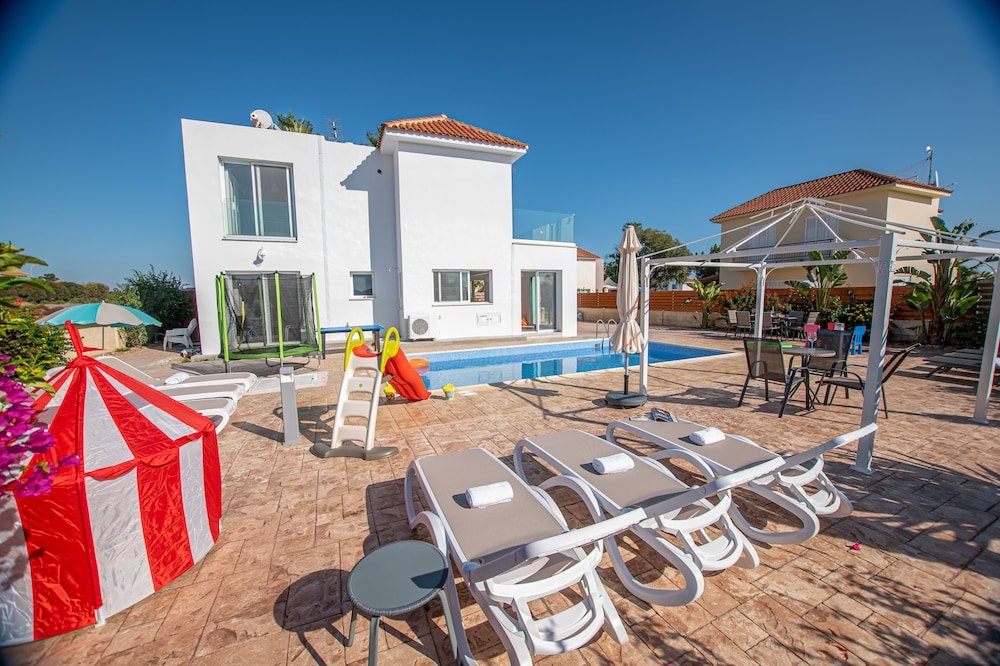 Айя-Напа: Marina Vibes 4 bedroom villa