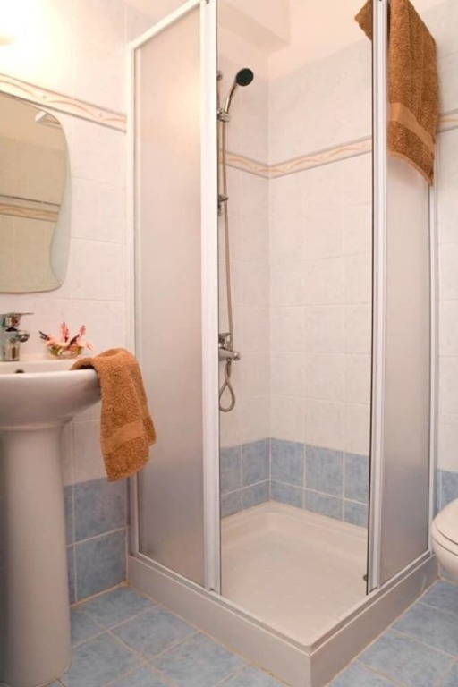 Ороклини: 2 bed Apartment Overlooking Pool - Oroklini