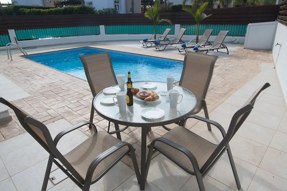 Протарас: Villa for Rent in Protaras 1273