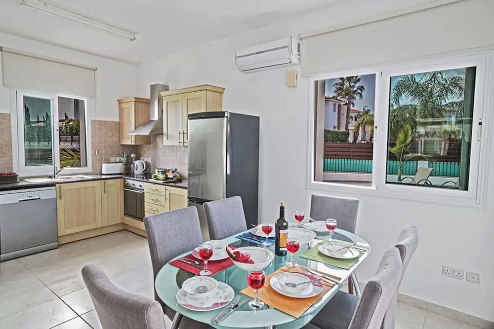 Протарас: Villa for Rent in Protaras 1273