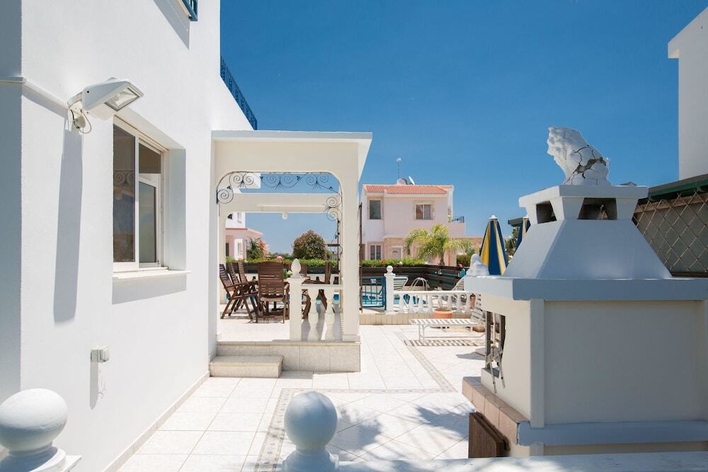 Айя-Напа: Cyprus Villa Tg12 Gold