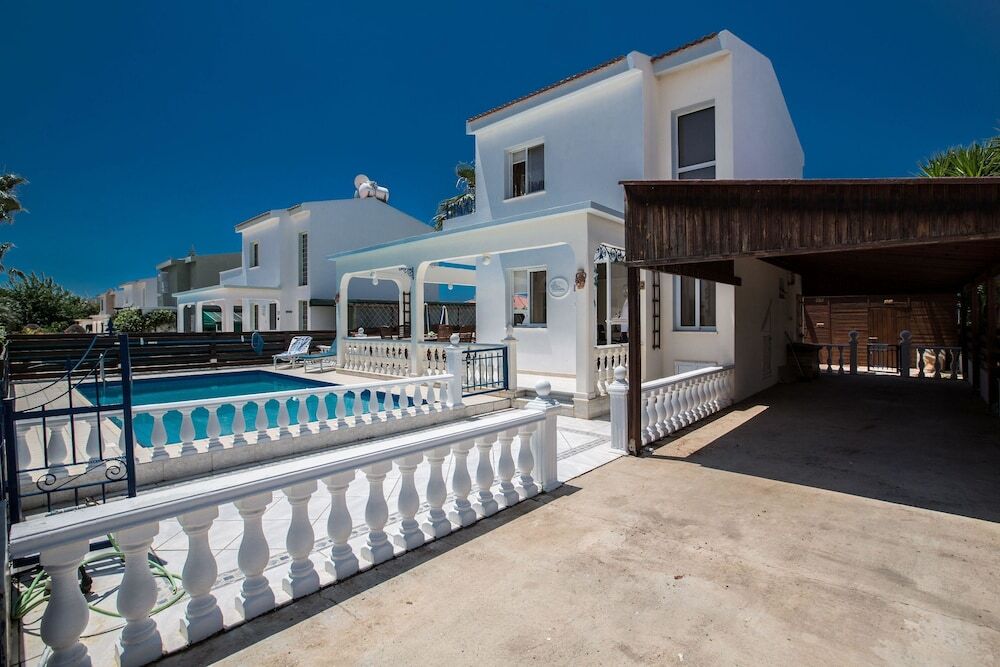 Айя-Напа: Cyprus Villa Tg12 Gold