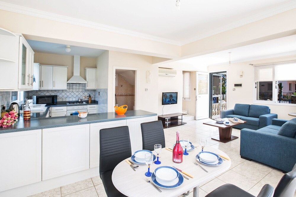 Айя-Напа: Cyprus Villa Tg12 Gold