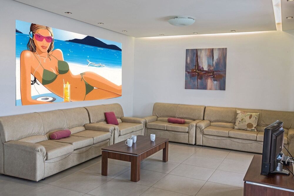 Айя-Напа: Celebrity Villa Scotty T I3