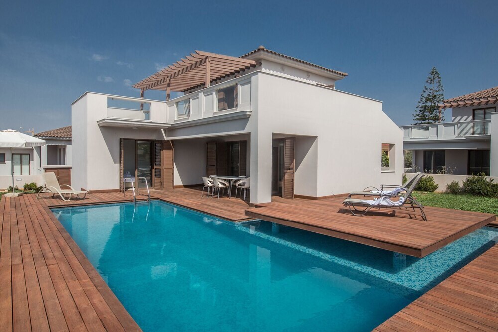 Айя-Напа: Celebrity Villa Scotty T I3