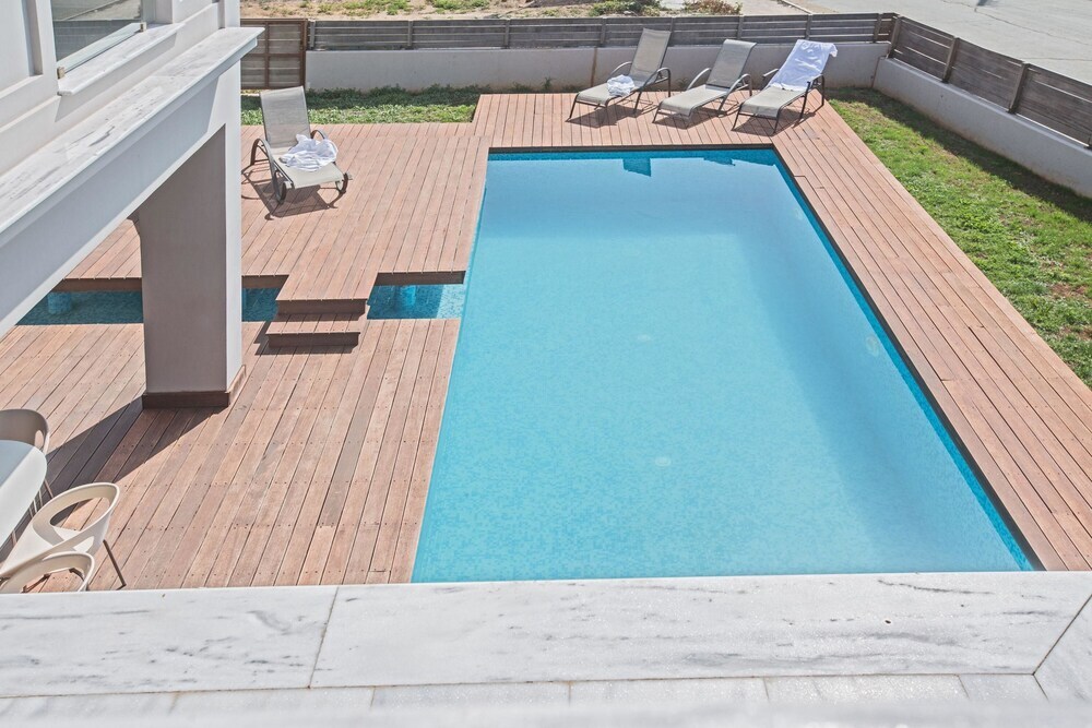Айя-Напа: Celebrity Villa Scotty T I3